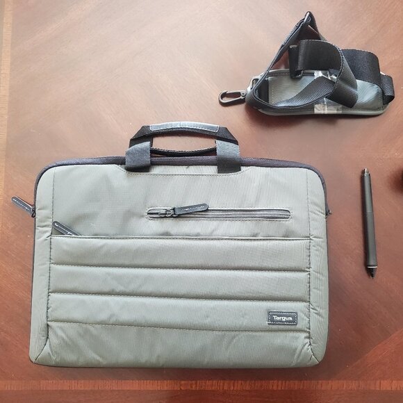 Intuos - Picture 2 of 2